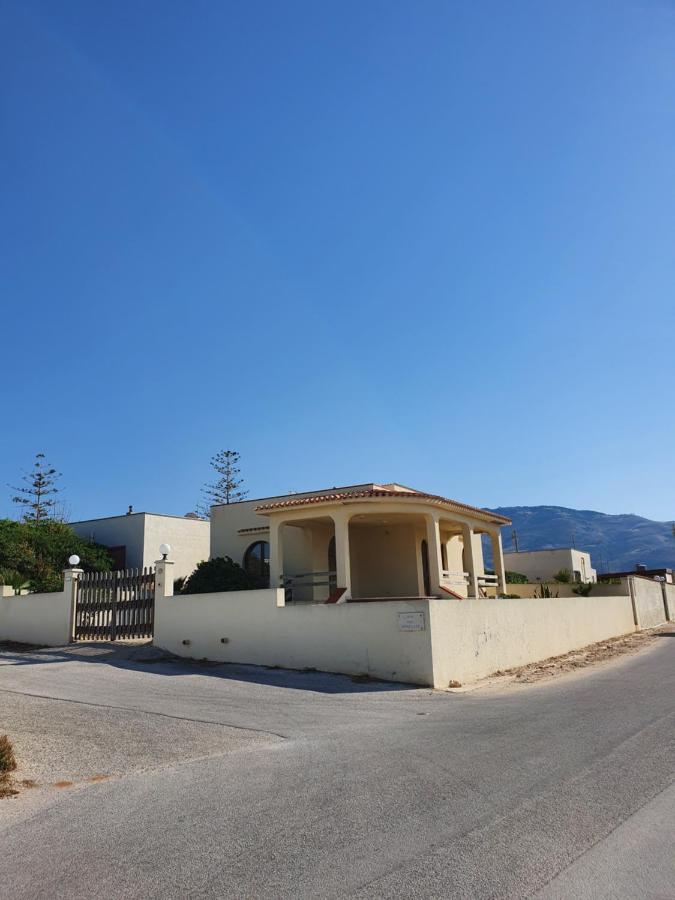Villino Maria Elena Apartment Valderice Bagian luar foto